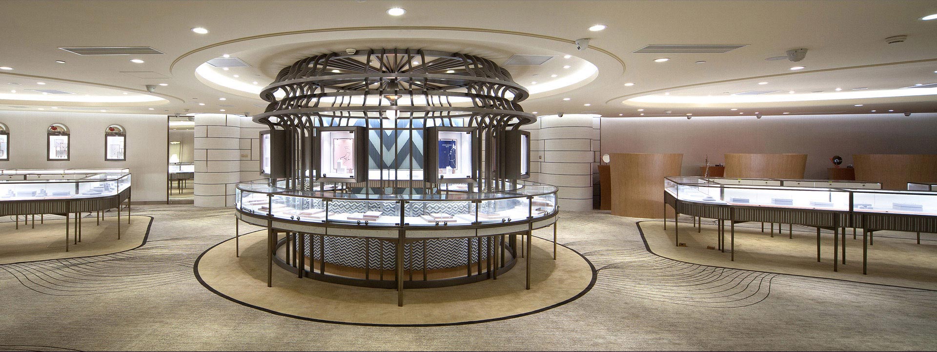 爱如极光、稀有而闪亮,钻石小鸟带您领略北极光钻石_一克拉裸钻_克拉钻魅力