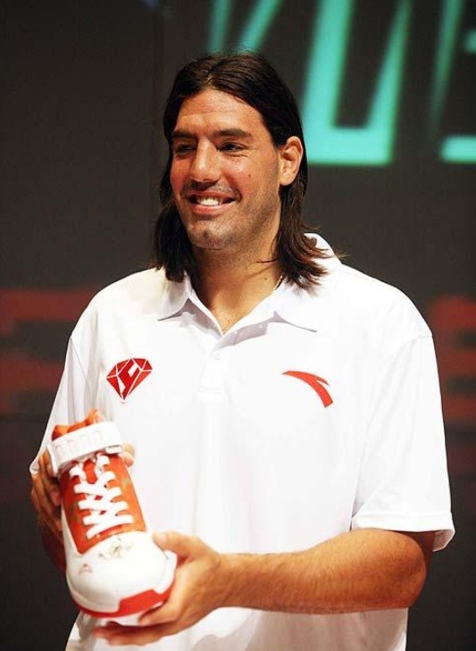 钻石小鸟打造斯科拉钻石球鞋