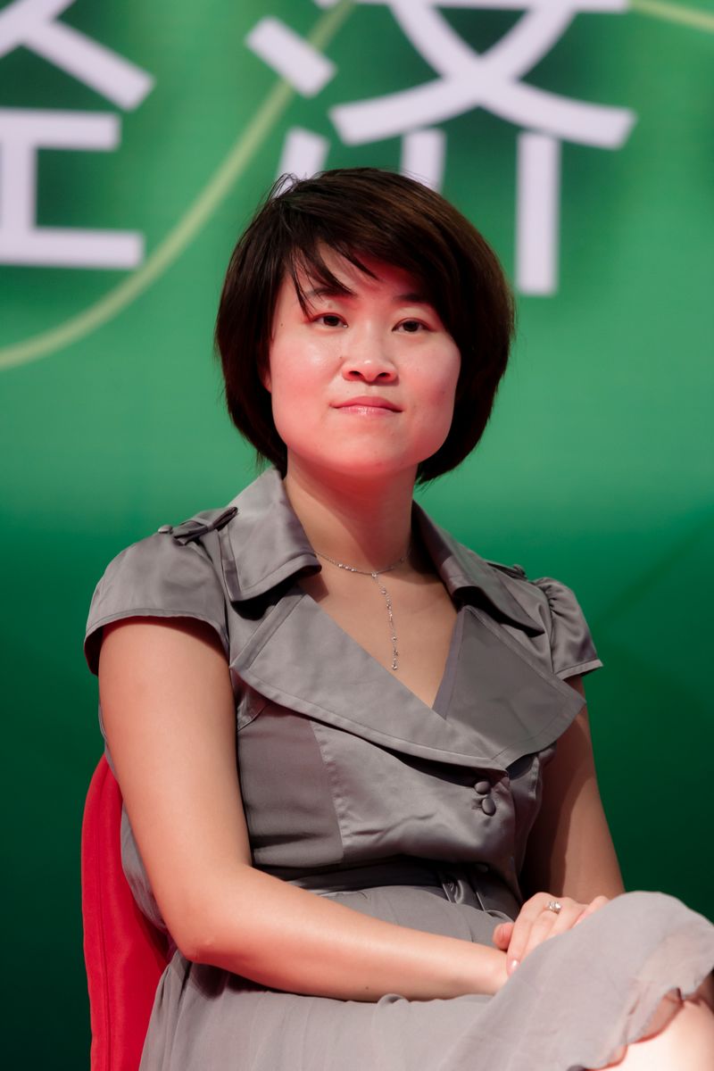 认真聆听中的鸟姐