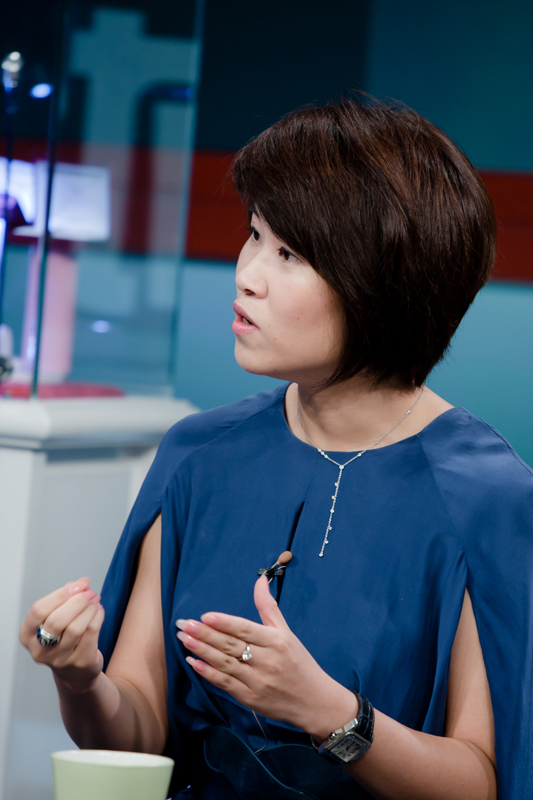录制现场钻石小鸟联合总裁徐潇侃侃而谈风姿绰约