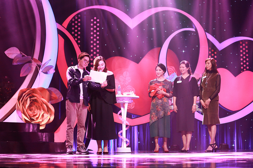 《中国式相亲》新年牵姻缘 钻石小鸟携美为爱而来