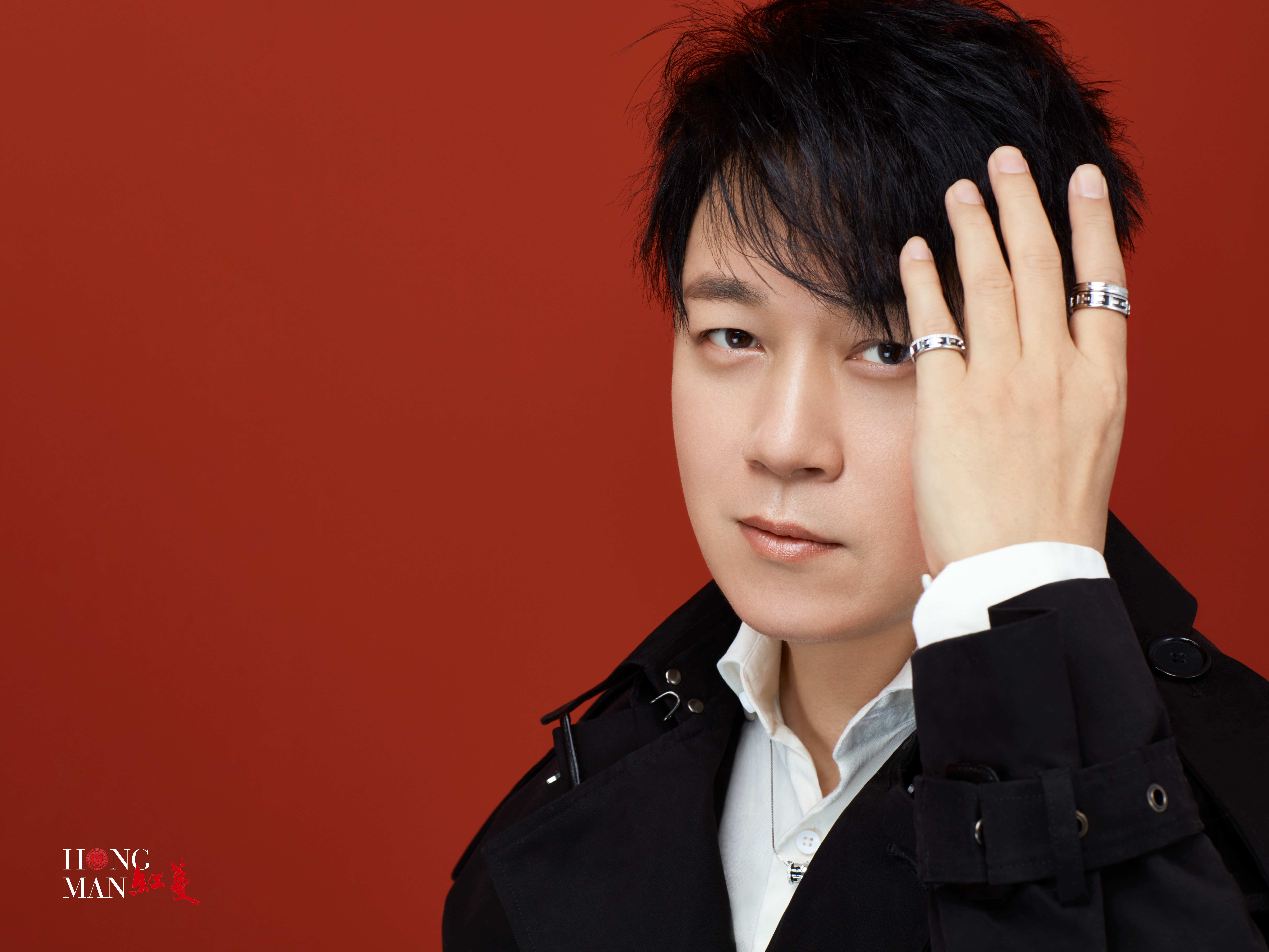 以爱之名潘粤明携钻石小鸟追光系列新品闪耀登场